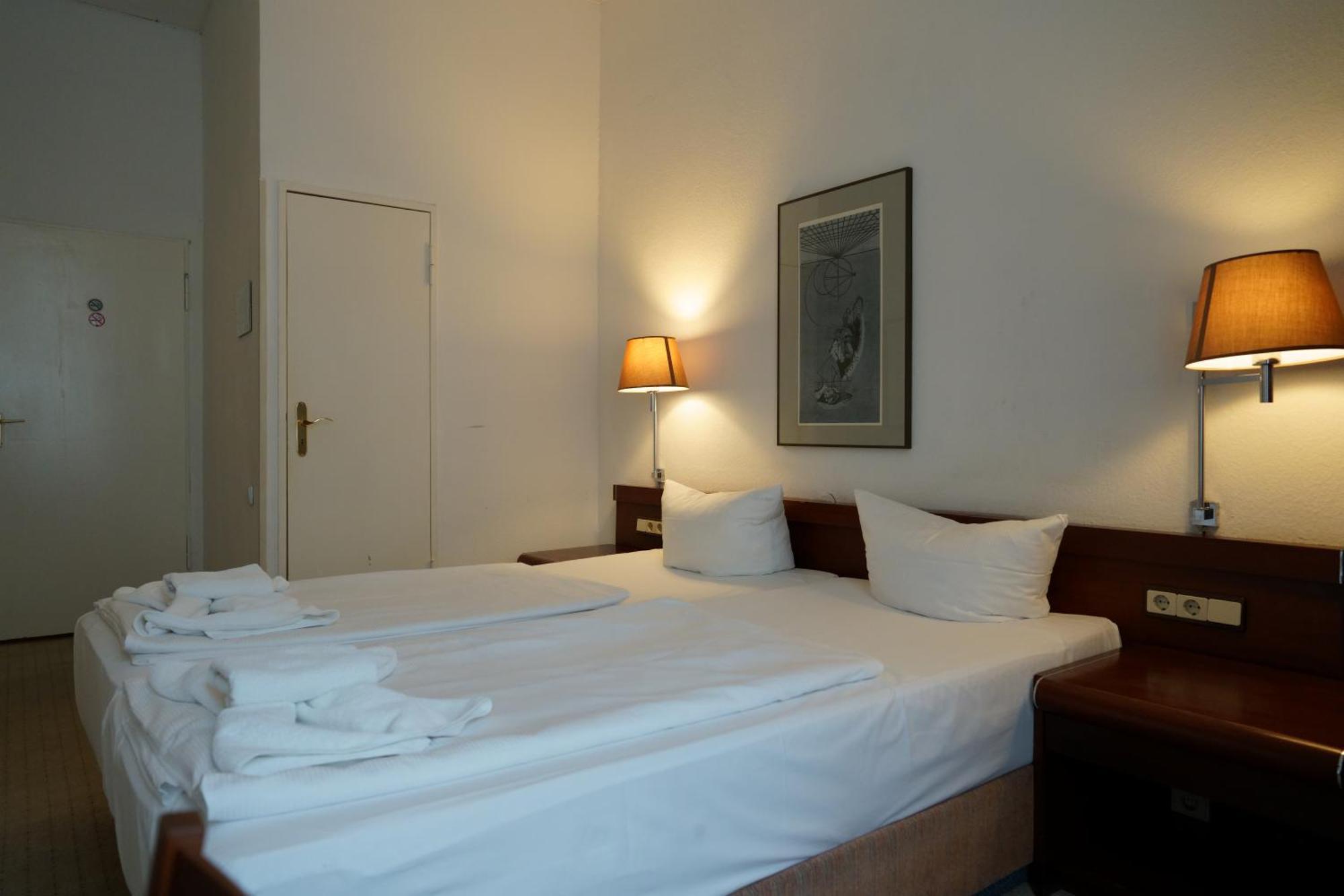 ברלין Hotel Pension Xantener Eck מראה חיצוני תמונה
