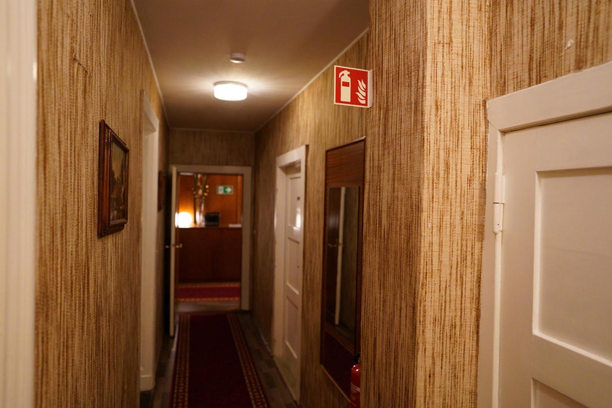 ברלין Hotel Pension Xantener Eck מראה חיצוני תמונה