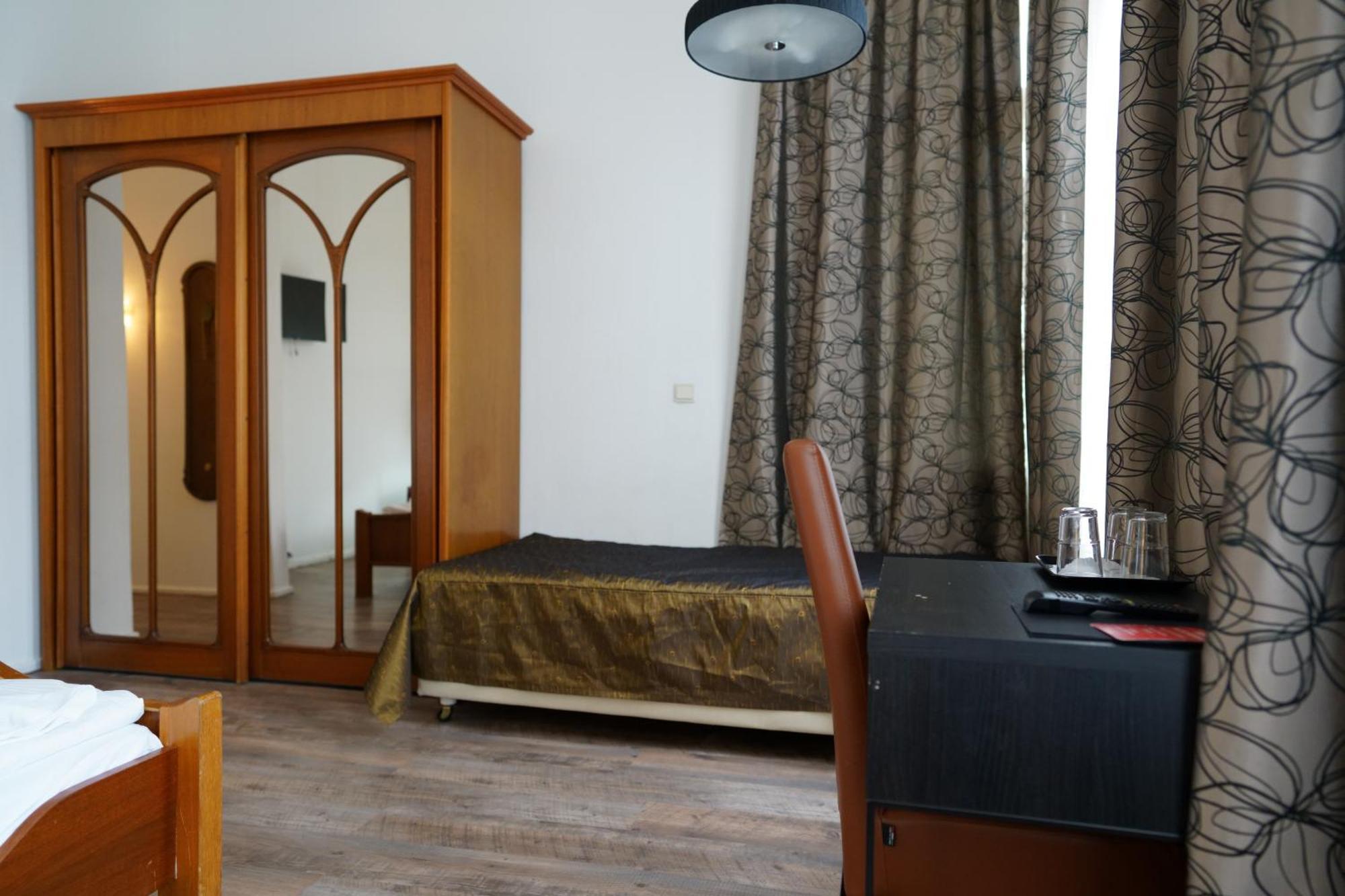 ברלין Hotel Pension Xantener Eck מראה חיצוני תמונה
