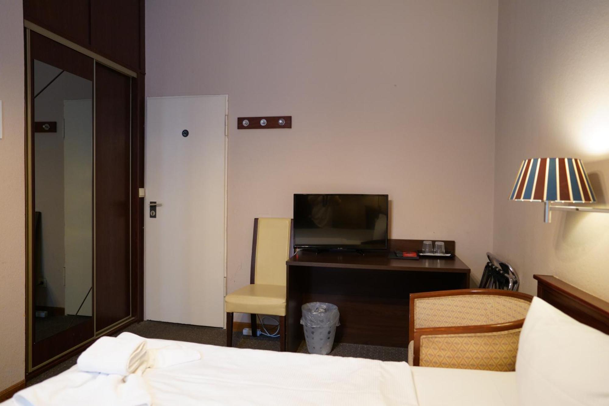 ברלין Hotel Pension Xantener Eck מראה חיצוני תמונה