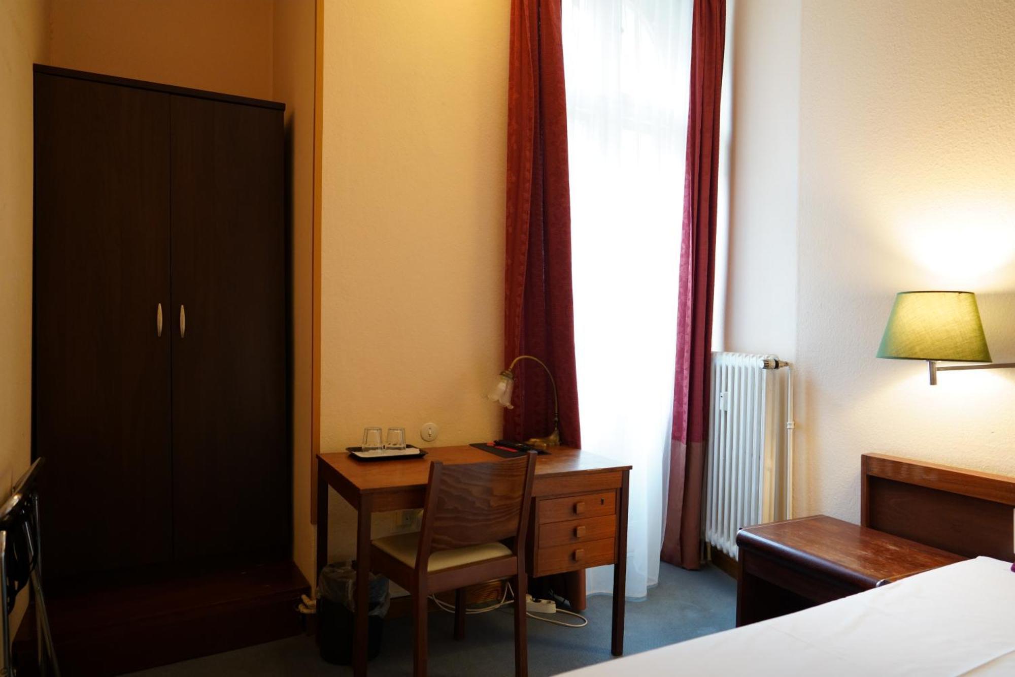 ברלין Hotel Pension Xantener Eck מראה חיצוני תמונה
