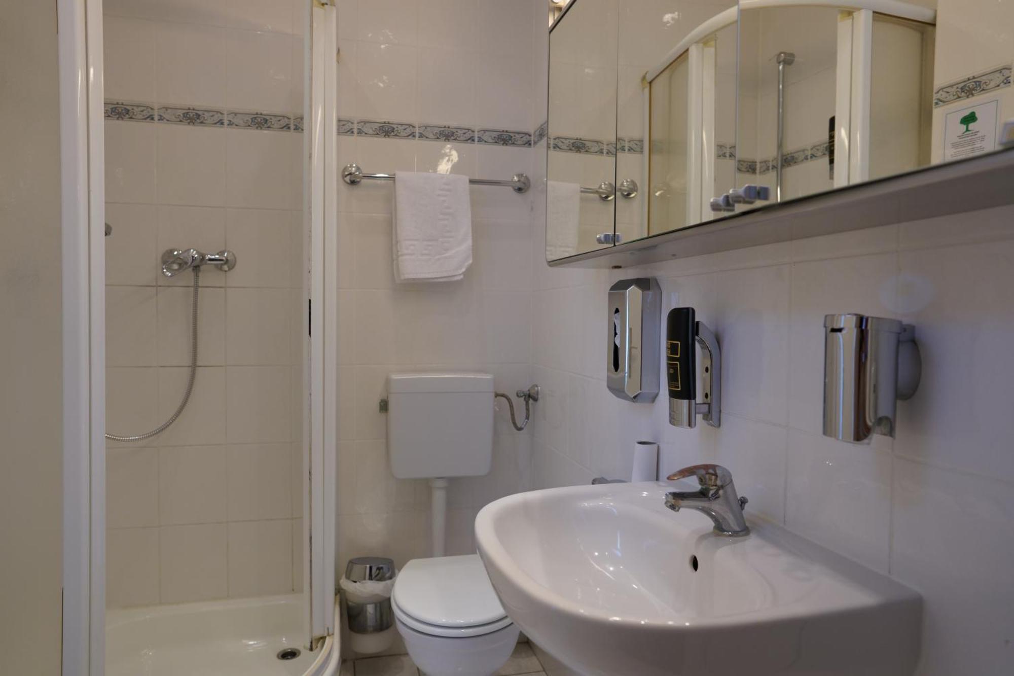 ברלין Hotel Pension Xantener Eck מראה חיצוני תמונה
